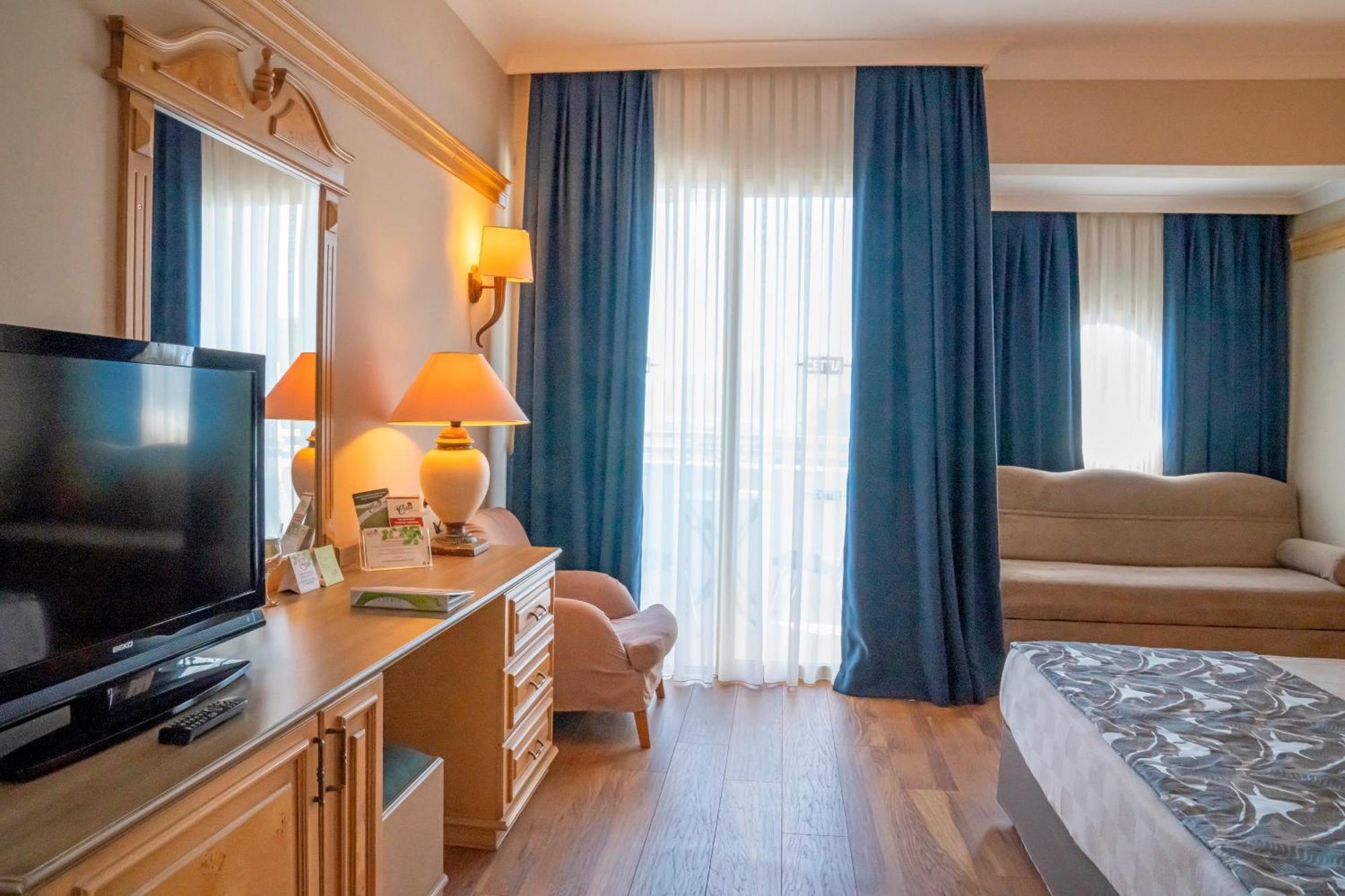Grand Cettia Hotel มาร์มาริส ภายนอก รูปภาพ
