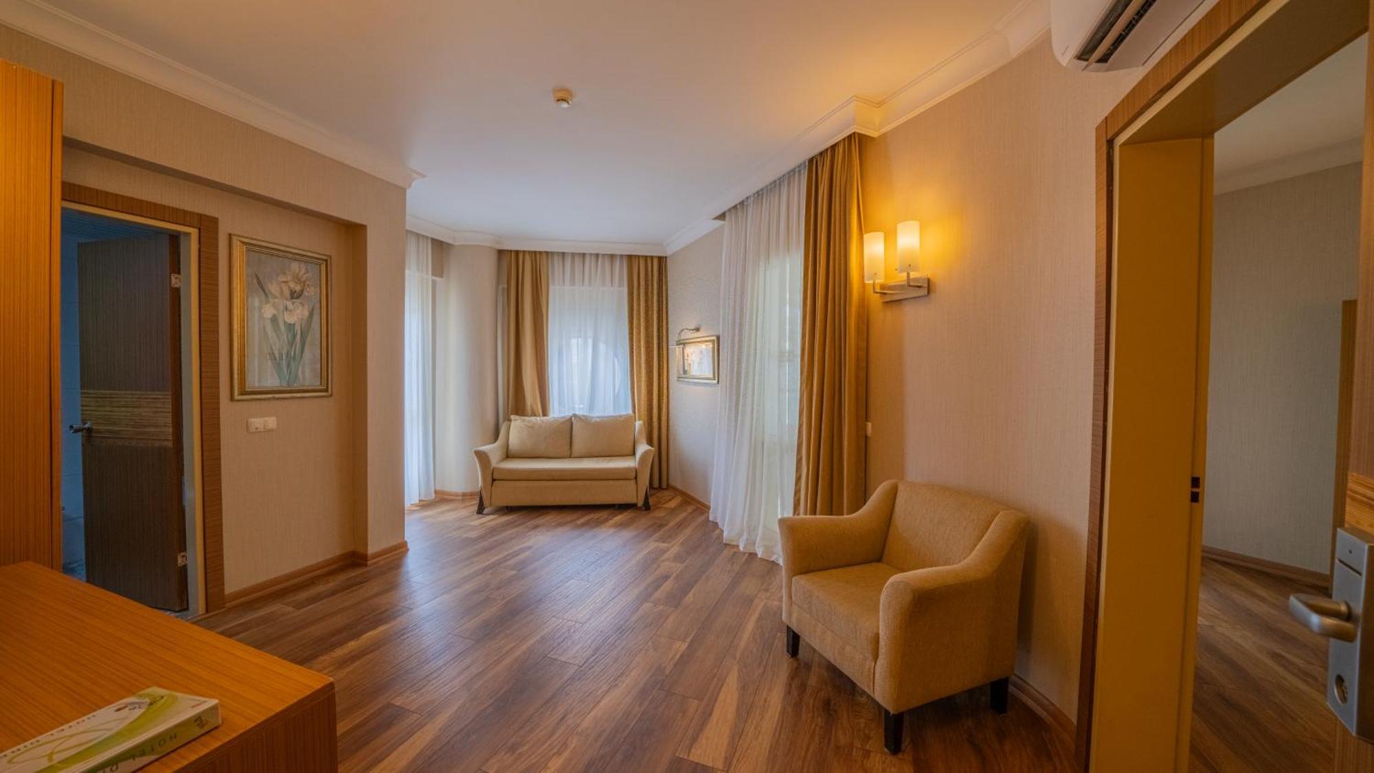 Grand Cettia Hotel มาร์มาริส ภายนอก รูปภาพ